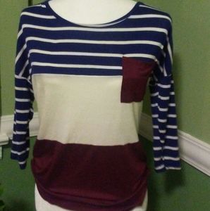 Rue 21. Small top/ juniors